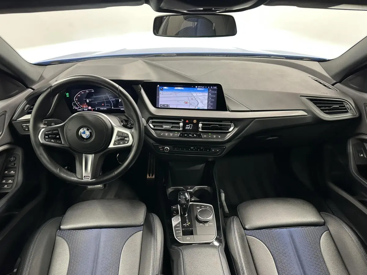 218i High Executive M Sport TREKHAAK CARPLAY NAVI ADAPTIEF CRUISE.