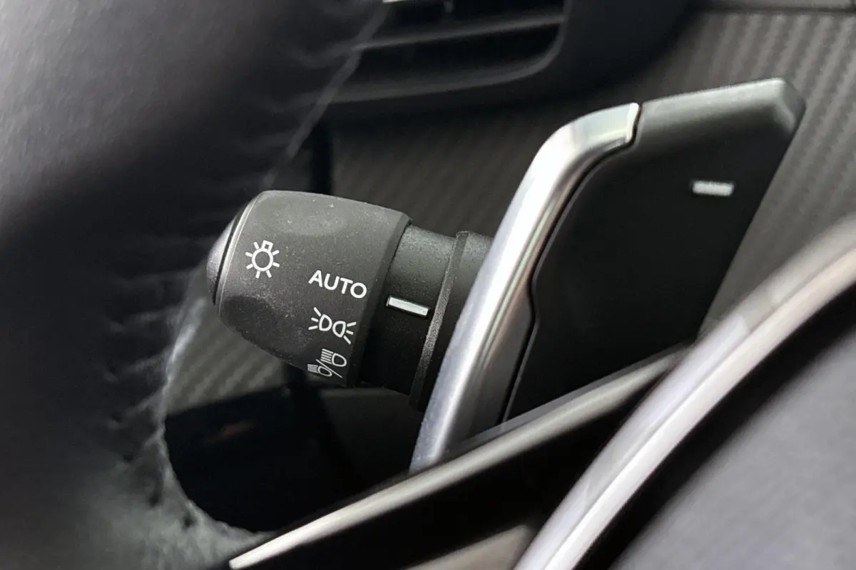1.2 Hybrid 110 e-DCS6 Allure Apple CarPlay Climate Control 16"