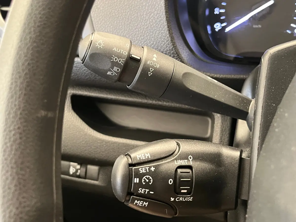 2.0 BlueHDI 145 S&S DC | Apple Carplay & Android Auto | Airco | Dubbele Cabine | | 2 zitplaatsen rechtsvoor | Achterdeuren met ruiten | Airco