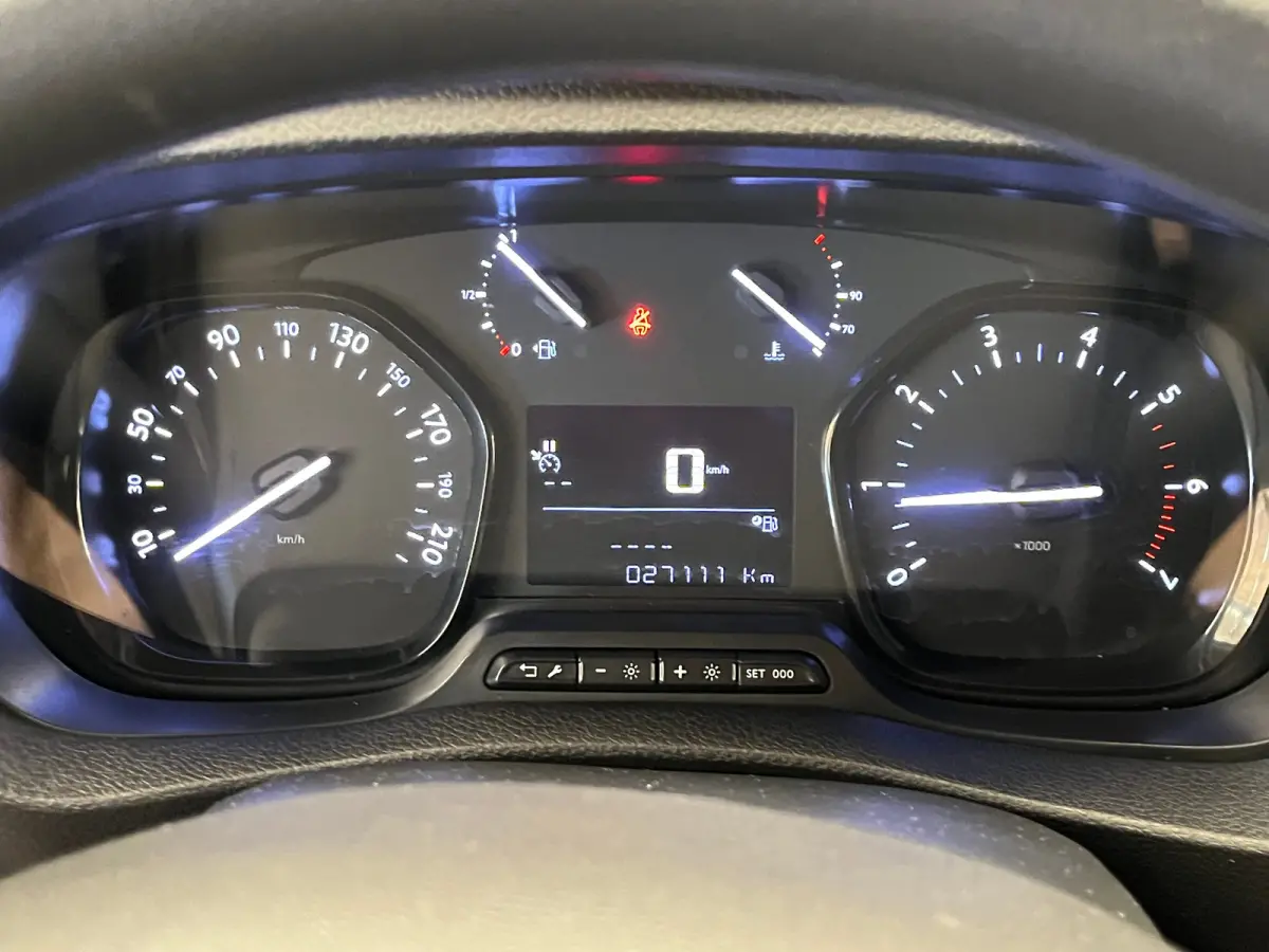 2.0 BlueHDI 145 S&S DC | Apple Carplay & Android Auto | Airco | Dubbele Cabine | | 2 zitplaatsen rechtsvoor | Achterdeuren met ruiten | Airco