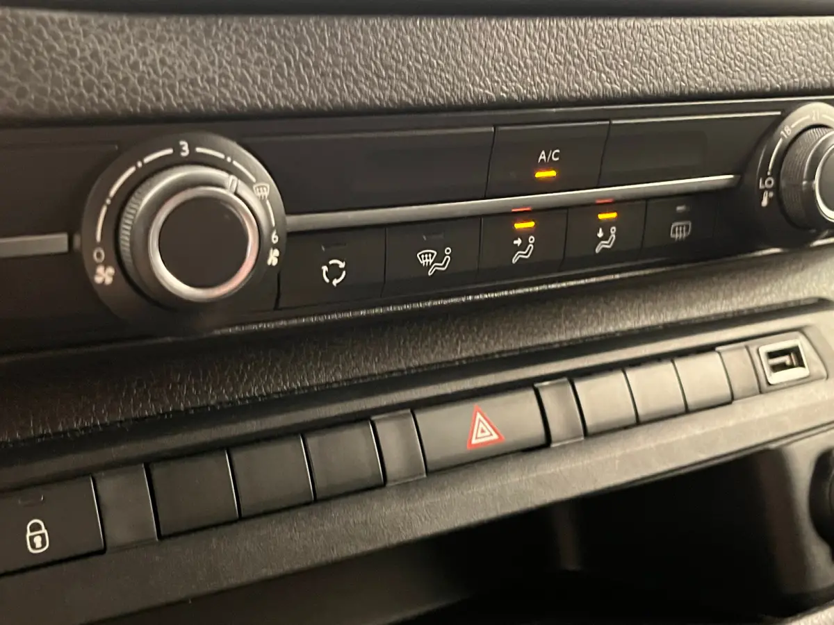 2.0 BlueHDI 145 S&S DC | Apple Carplay & Android Auto | Airco | Dubbele Cabine | | 2 zitplaatsen rechtsvoor | Achterdeuren met ruiten | Airco