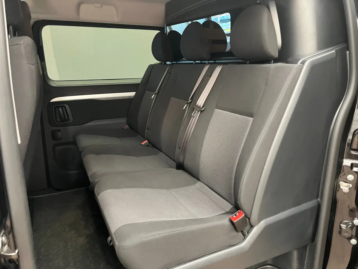 2.0 BlueHDI 145 S&S DC | Apple Carplay & Android Auto | Airco | Dubbele Cabine | | 2 zitplaatsen rechtsvoor | Achterdeuren met ruiten | Airco
