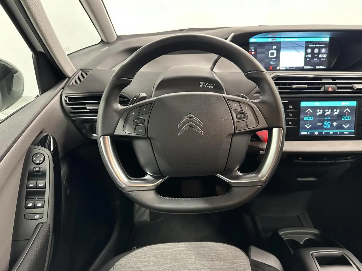 1.2 PureTech Shine CAMERA CARPLAY ECC CRUISE LM 26000 KM.