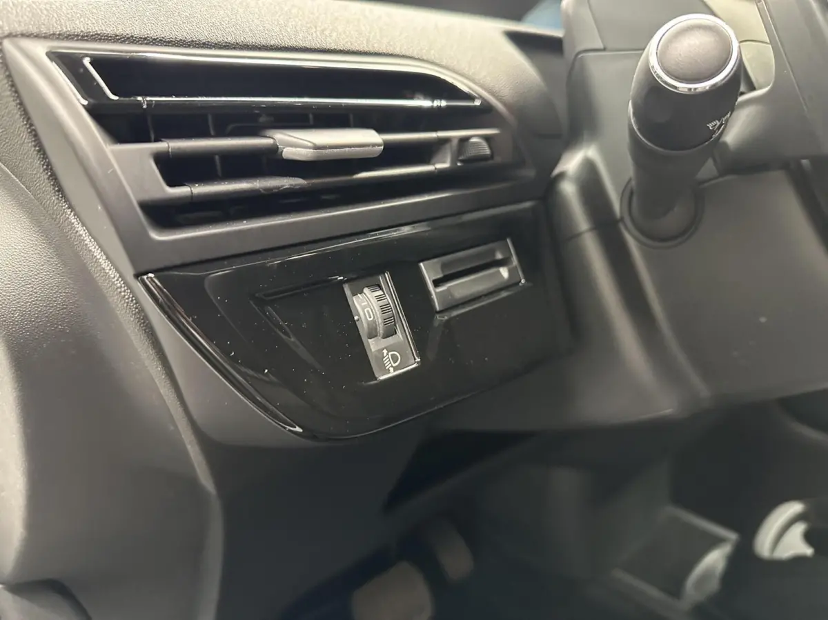 1.2 PureTech Shine CAMERA CARPLAY ECC CRUISE LM 26000 KM.