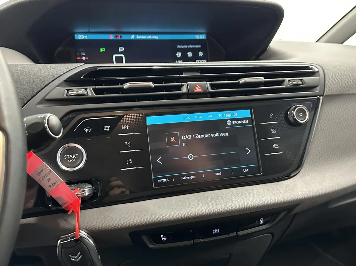 1.2 PureTech Shine CAMERA CARPLAY ECC CRUISE LM 26000 KM.