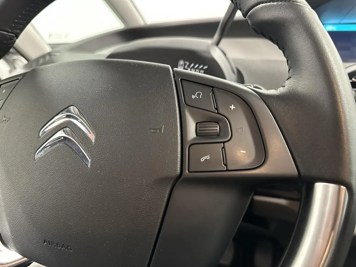 1.2 PureTech Shine CAMERA CARPLAY ECC CRUISE LM 26000 KM.