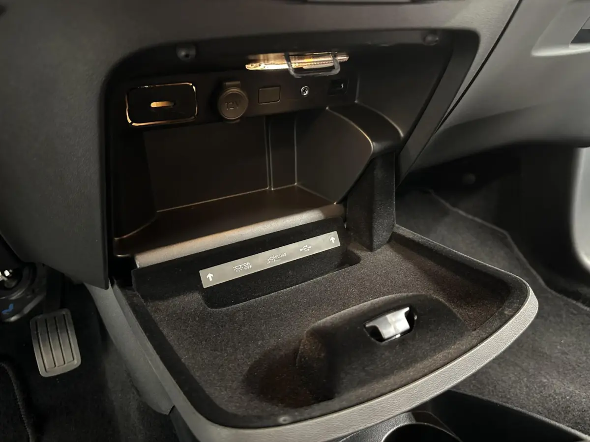 1.2 PureTech Shine CAMERA CARPLAY ECC CRUISE LM 26000 KM.