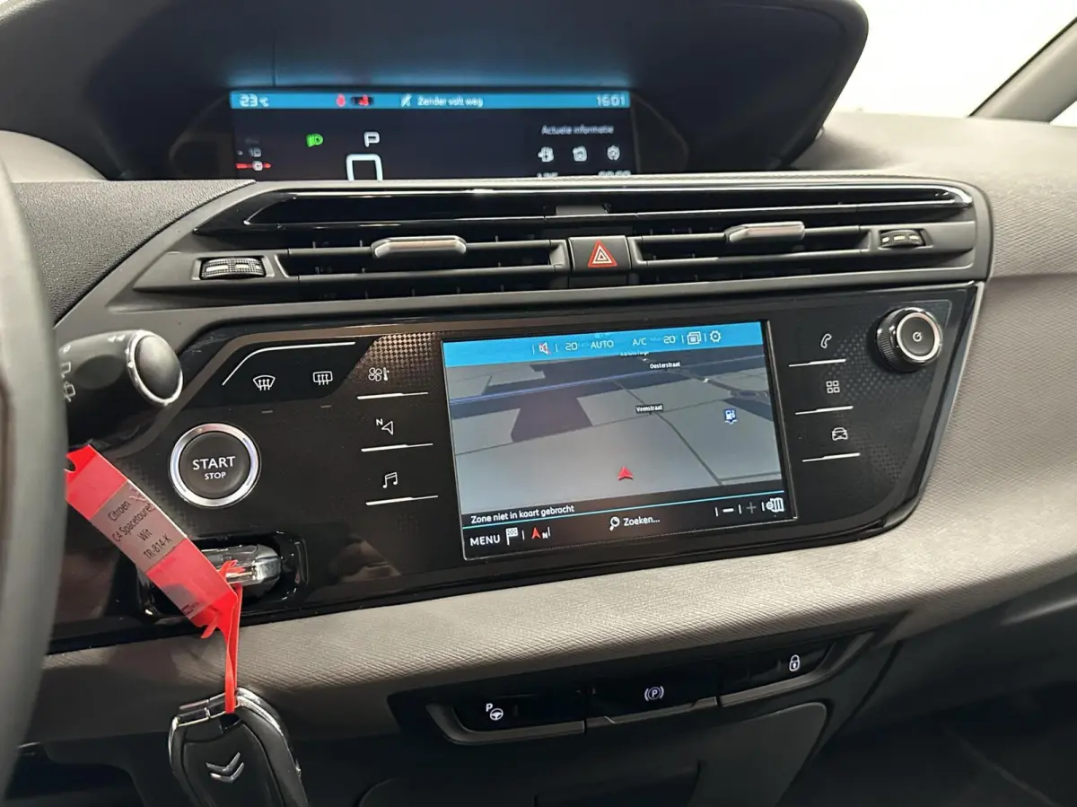 1.2 PureTech Shine CAMERA CARPLAY ECC CRUISE LM 26000 KM.