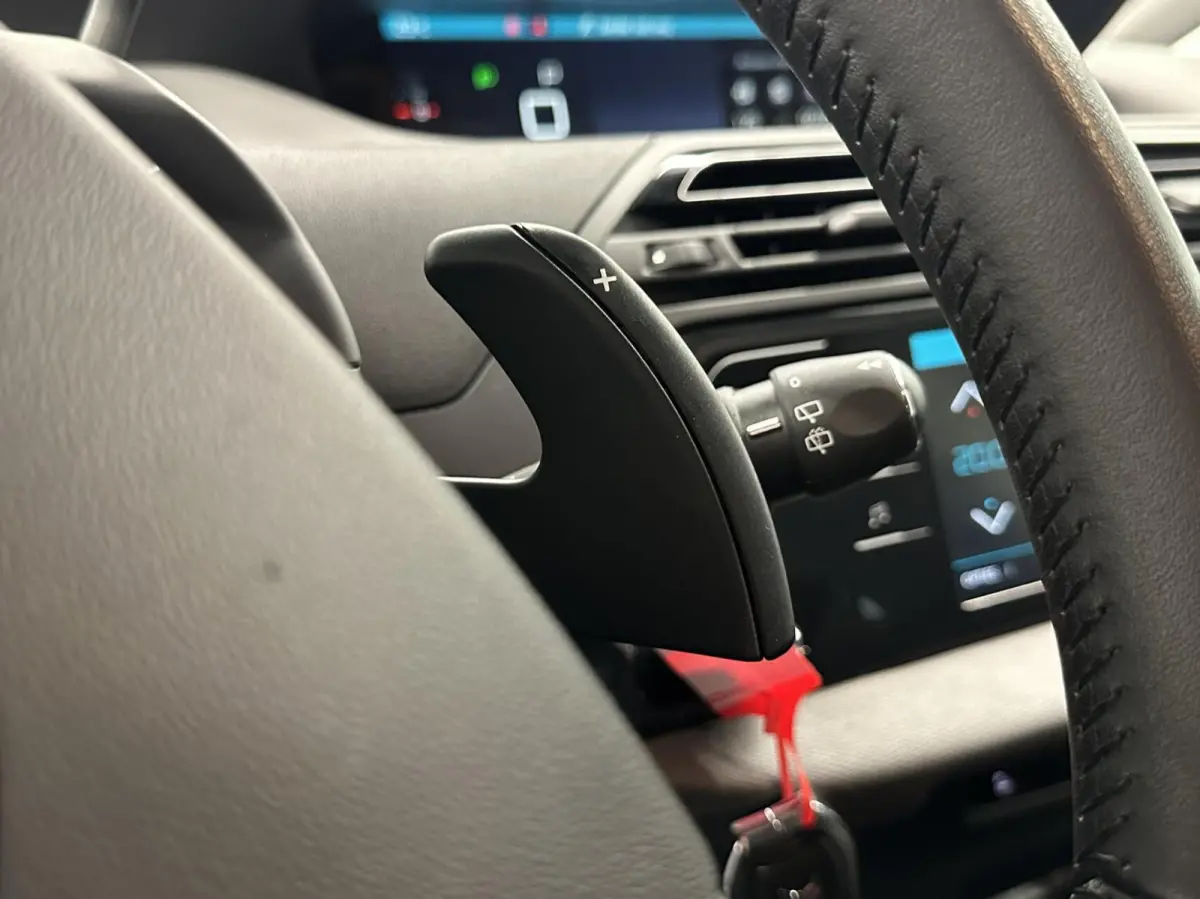 1.2 PureTech Shine CAMERA CARPLAY ECC CRUISE LM 26000 KM.