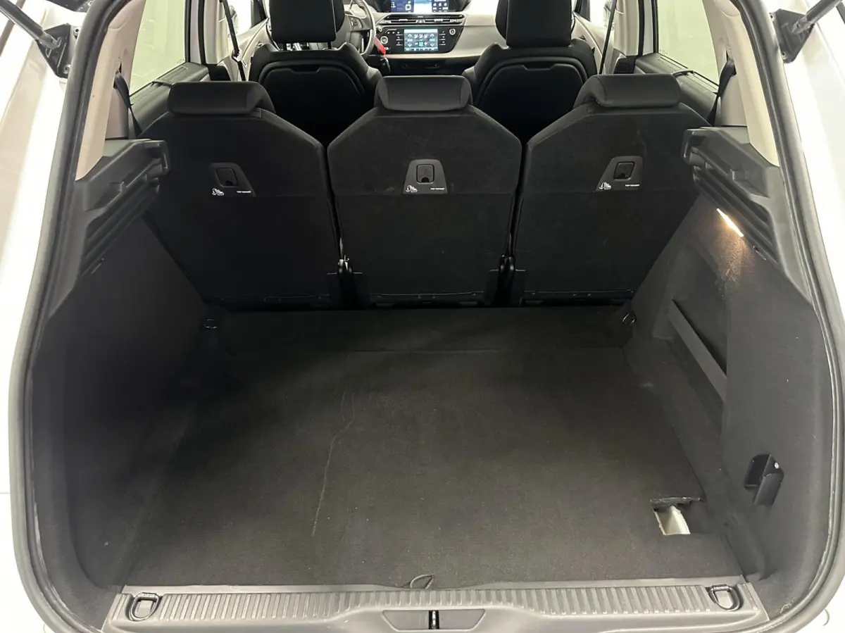 1.2 PureTech Shine CAMERA CARPLAY ECC CRUISE LM 26000 KM.