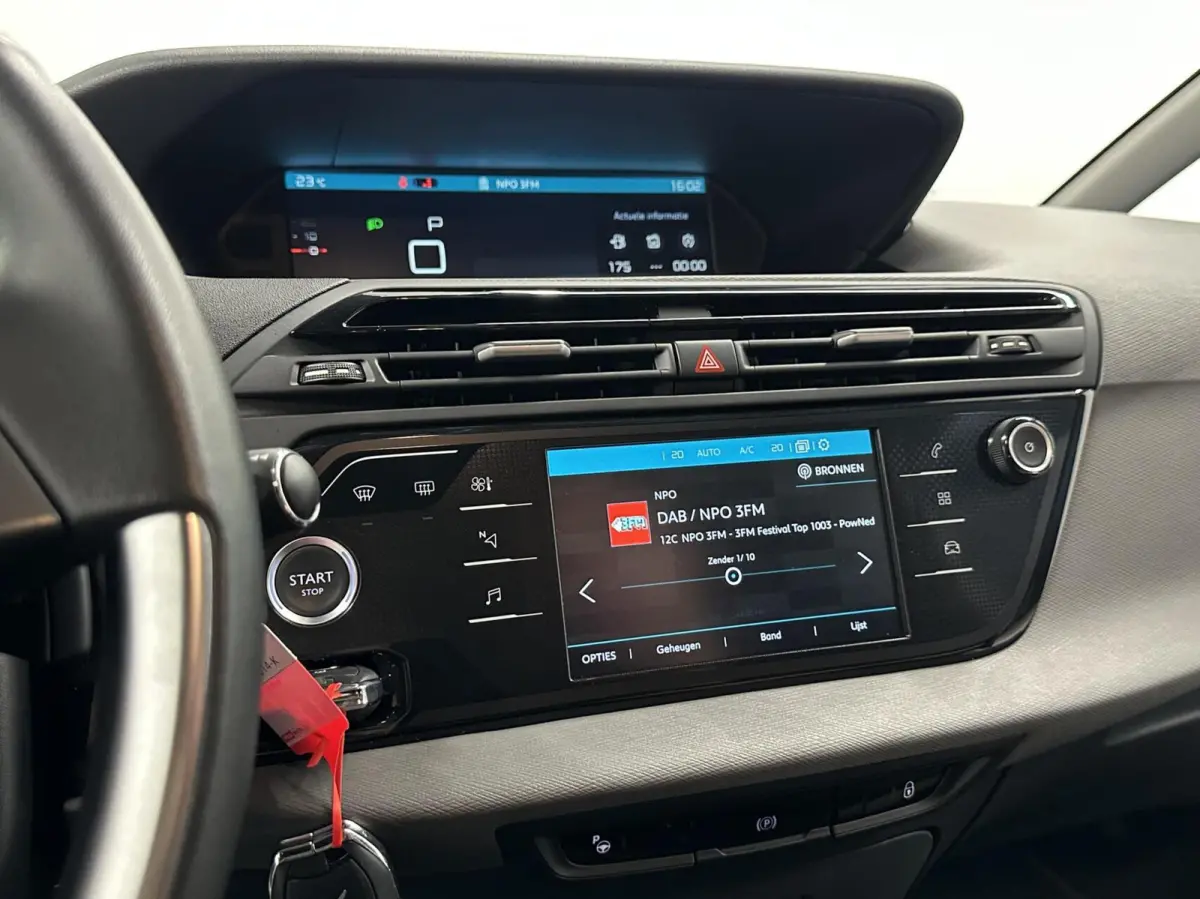 1.2 PureTech Shine CAMERA CARPLAY ECC CRUISE LM 26000 KM.