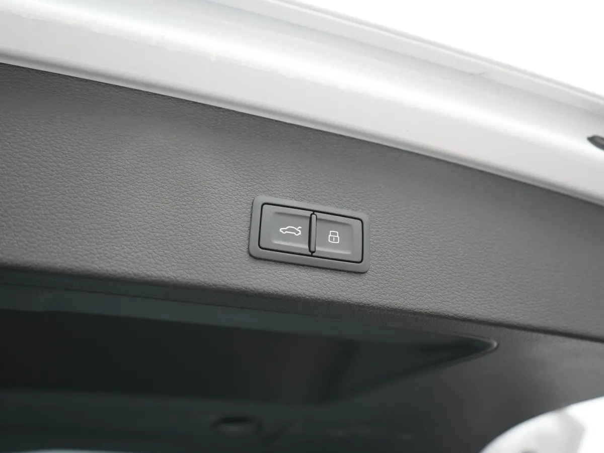 35 TFSI Advanced edition 150pk AUTOMAAT | Adaptive Cruise | Camera | Matrix LED | Keyless Entry | Voorstoelen Verwarmd | Apple Carplay | DAB | Lane Assist |