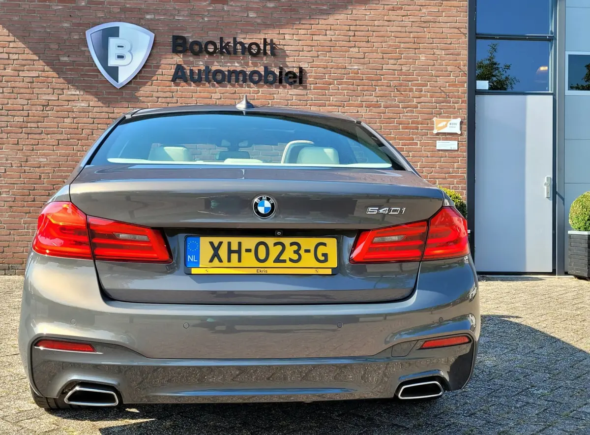 540i M-sport, Schuifdak, ACC, Trekhaak, VOL! (1e Eig. NL NAP) - Alvit Grau