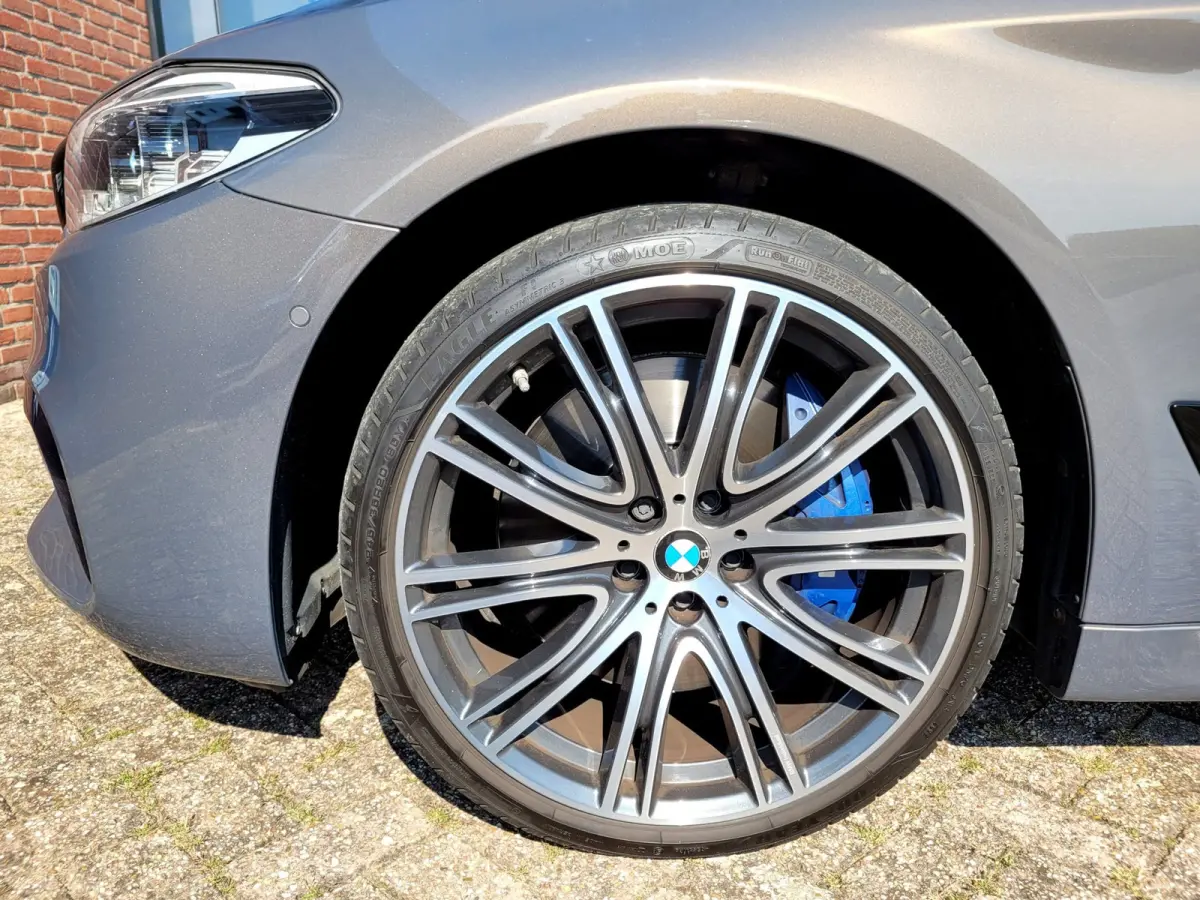 540i M-sport, Schuifdak, ACC, Trekhaak, VOL! (1e Eig. NL NAP) - Alvit Grau
