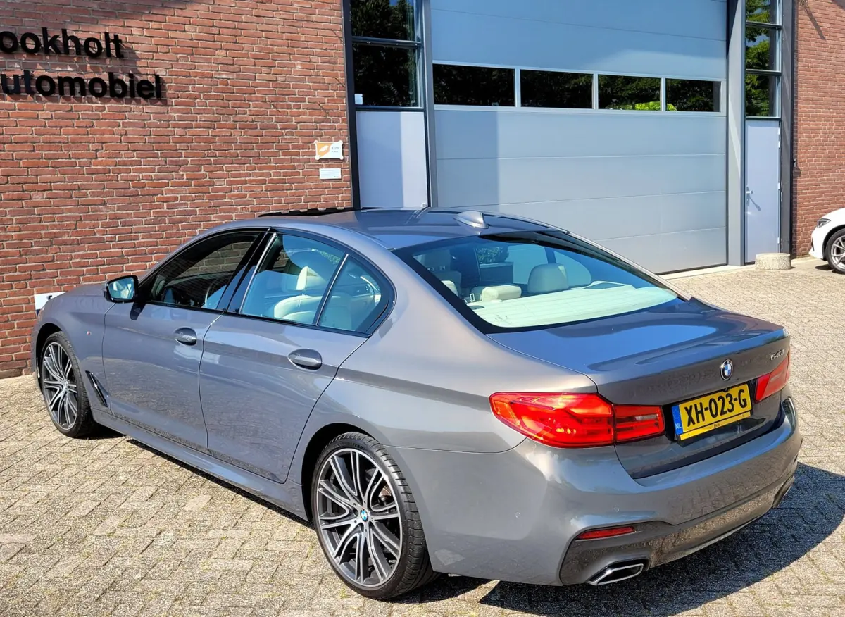 540i M-sport, Schuifdak, ACC, Trekhaak, VOL! (1e Eig. NL NAP) - Alvit Grau