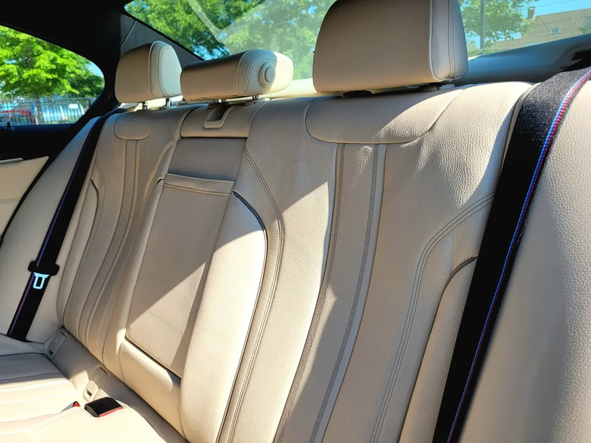 540i M-sport, Schuifdak, ACC, Trekhaak, VOL! (1e Eig. NL NAP) - Alvit Grau