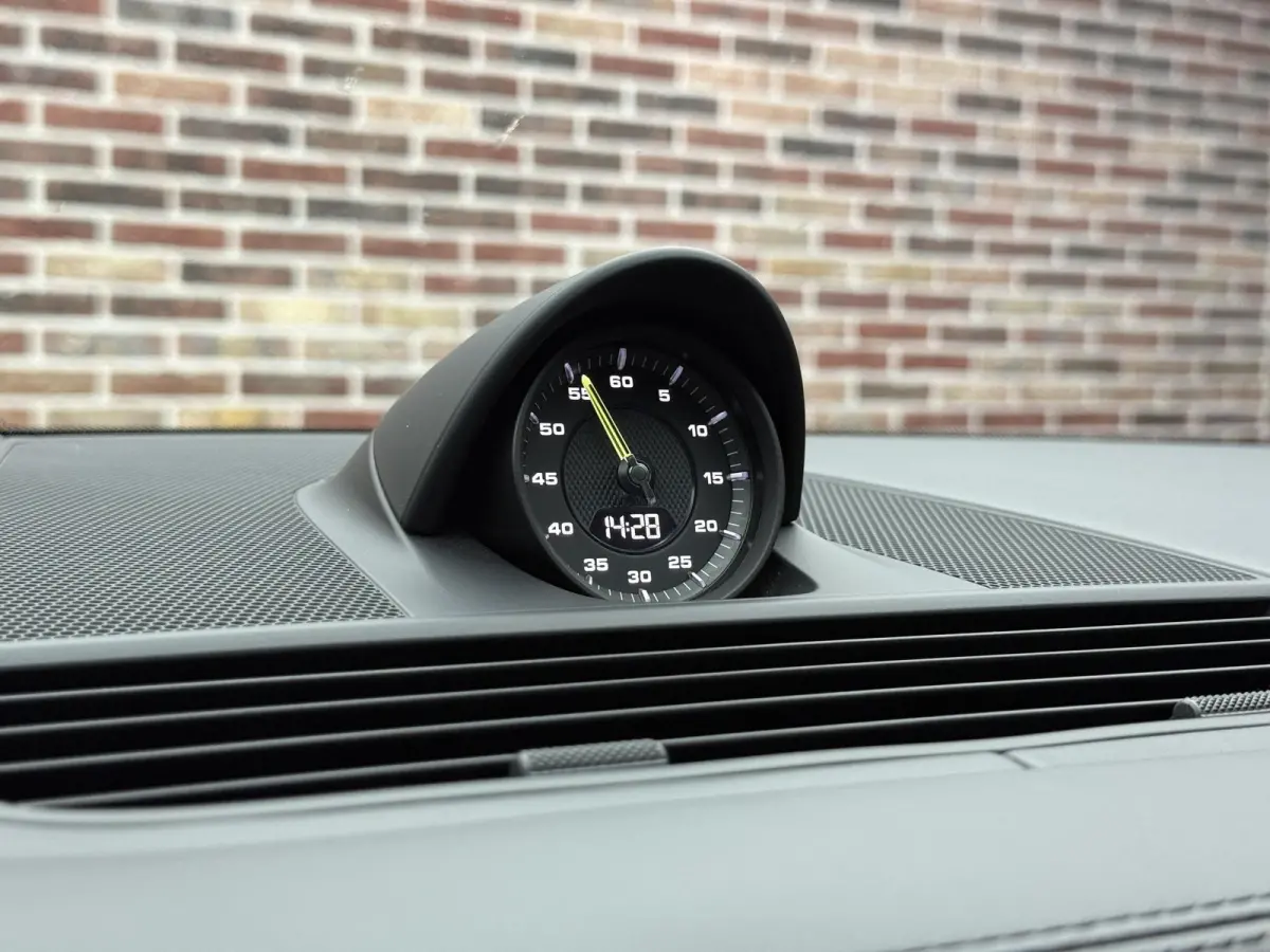 2.9 4 E-Hybrid P Approved 03-2028