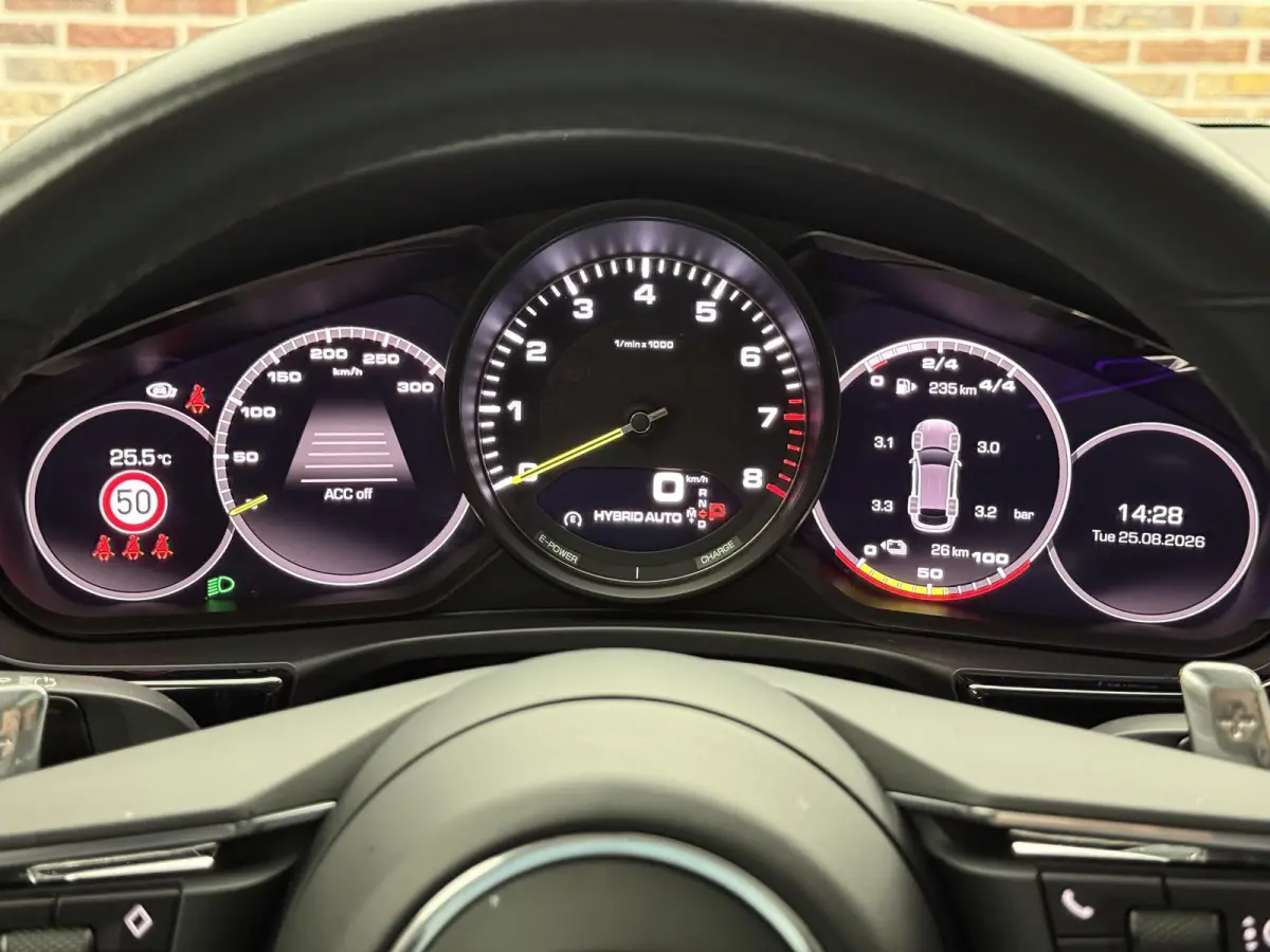 2.9 4 E-Hybrid P Approved 03-2028