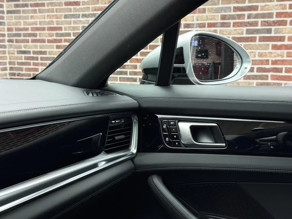 2.9 4 E-Hybrid P Approved 03-2028