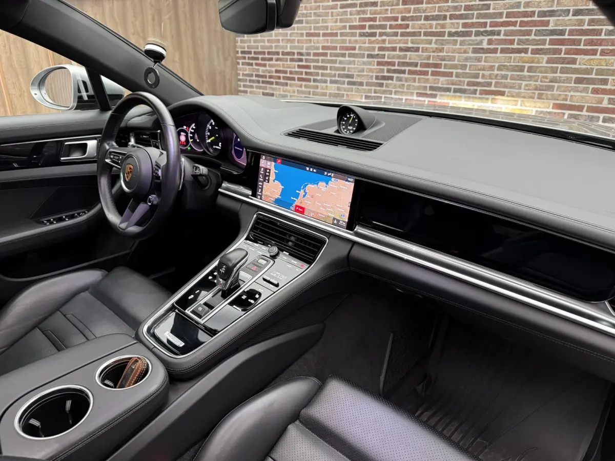 2.9 4 E-Hybrid P Approved 03-2028