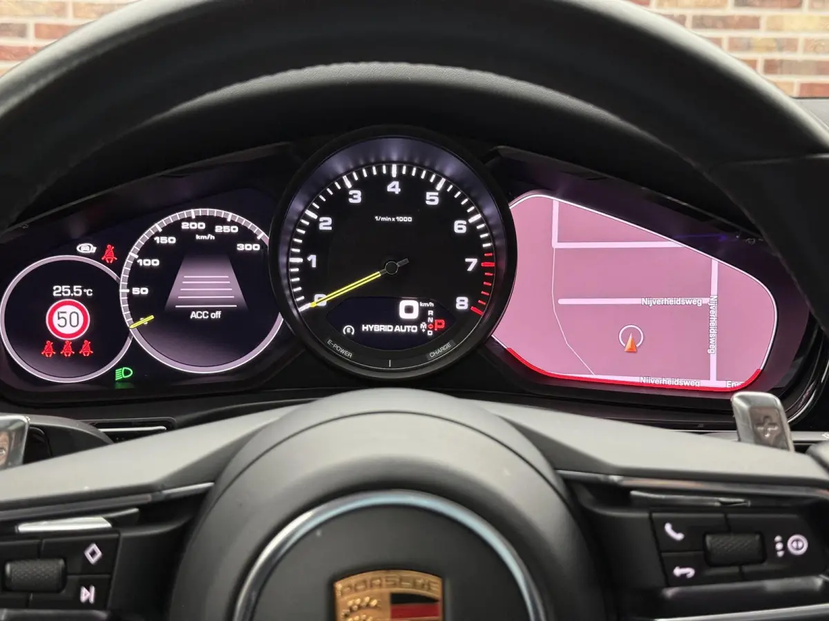 2.9 4 E-Hybrid P Approved 03-2028