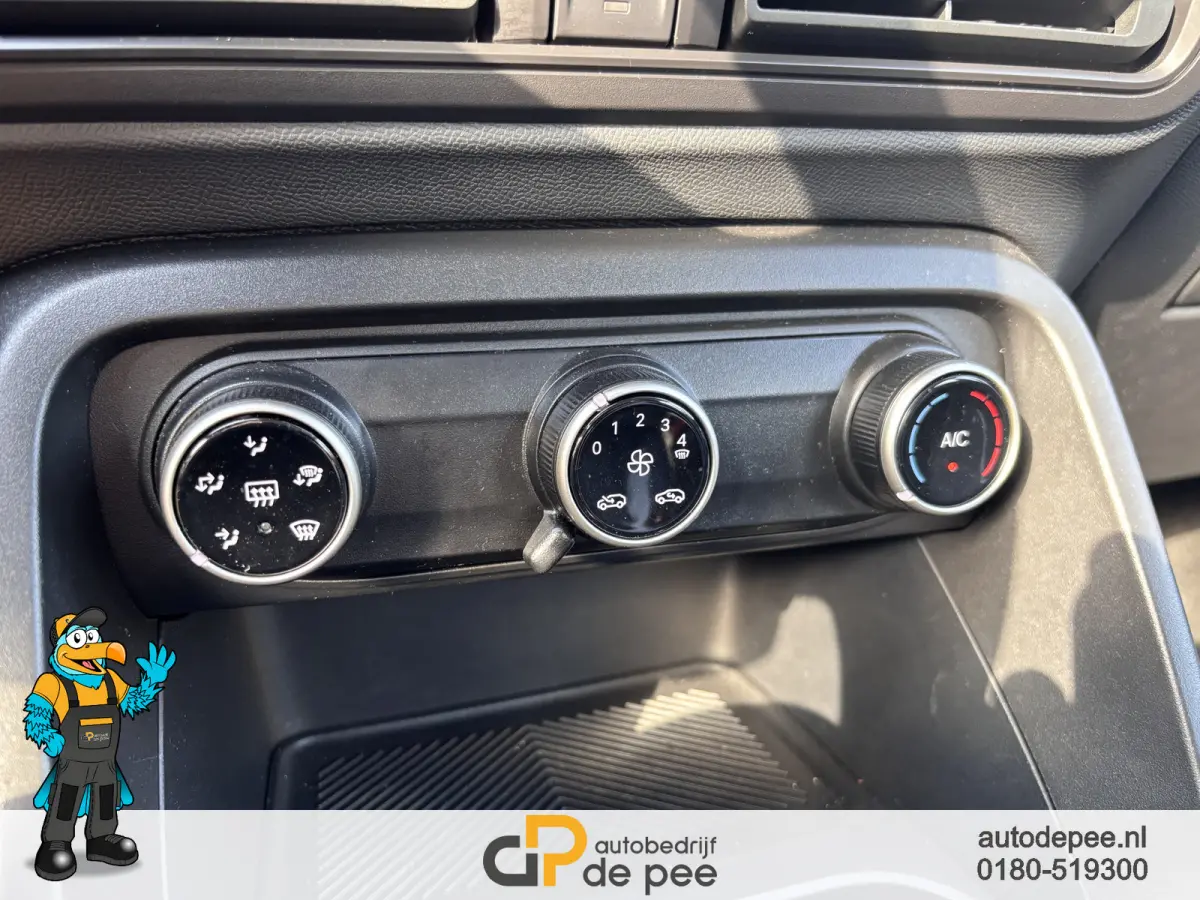 1.2 Turbo 100pk Plus GARANTIE/INCL.BTW/DISTRIBUTIEKETTING/CARPLAY/CRUISE/AIRCO/LICHTMETAAL rijklaarprijs!