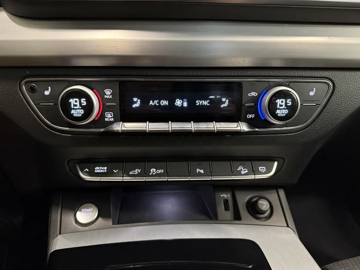 55 TFSI e quattro 3x S-Line PANO/LUCHTVERING/TREKHAAK/B&O/21"SQ5/MATRIX/ACC/SOH 98,6%/CARPLAY/STANDKACHEL/CAMERA/BLACK-OPTIC/MYTHOSSCHWARZ/VOLLEDIG AUDI DEALER HISTORIE,NET OH BEURT GEHAD
