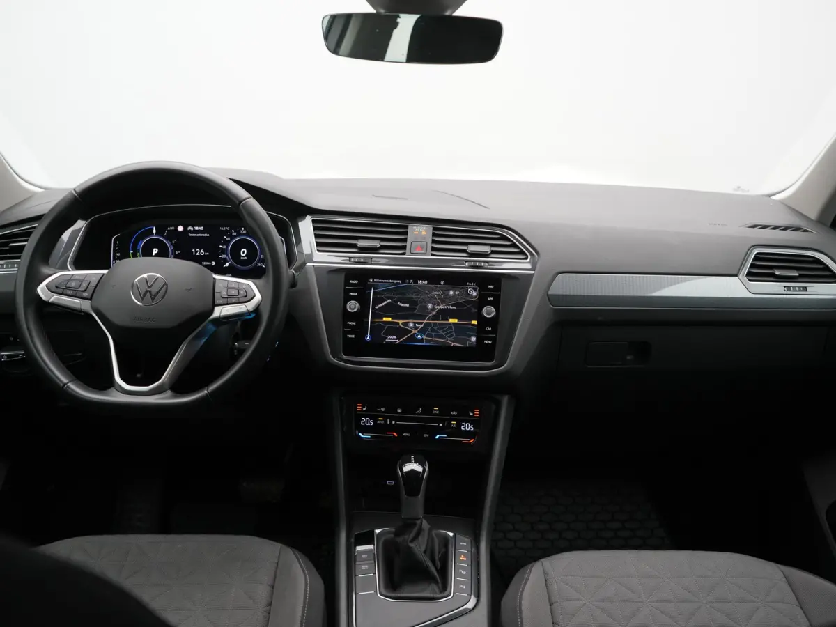 1.4 TSI eHybrid Life PHEV 245pk | Trekhaak Af Fabriek | Adaptive Cruise | Stoelen & Stuur Verwarmd | Navigatie | Virtual Cockpit | DAB | Plug In Hybrid |