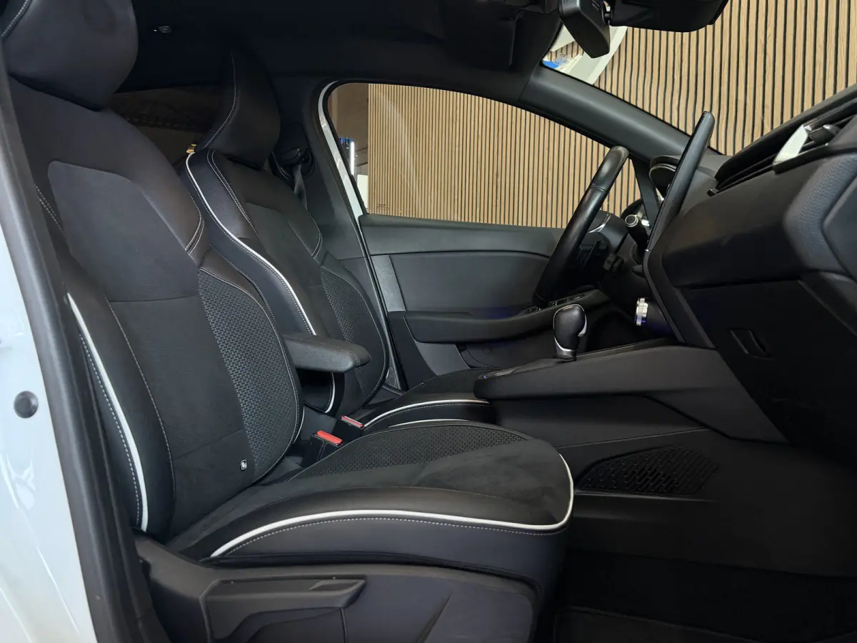 1.3 TCe 130pk Edition One | Groot navi | Stoel&Stuurverwarming | Dodehoek | Bose | Carplay | Camera 100% onderhouden!