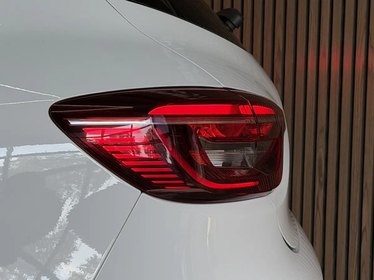 1.3 TCe 130pk Edition One | Groot navi | Stoel&Stuurverwarming | Dodehoek | Bose | Carplay | Camera 100% onderhouden!
