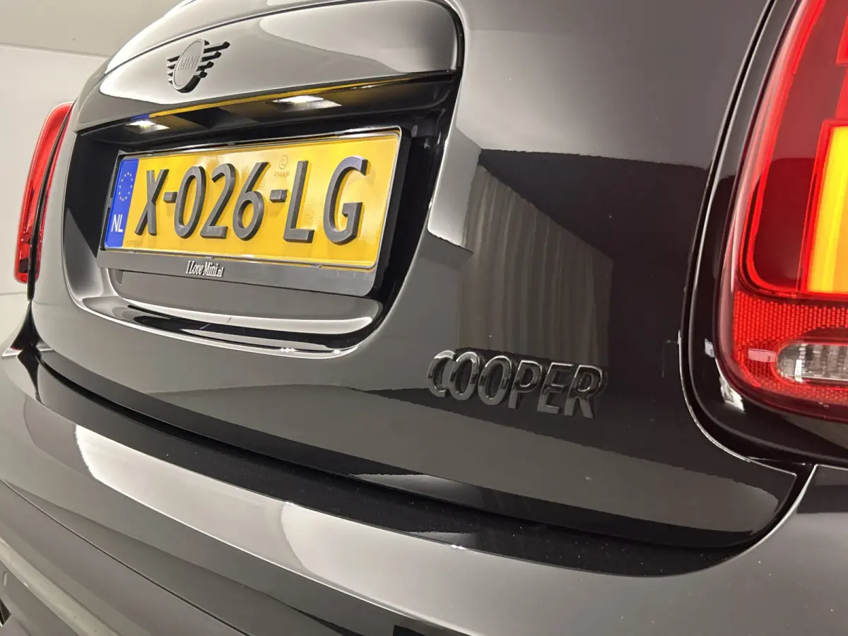 1.5 Aut. Cooper Camden Black-Pack Leder/Sportstoel/Digi.Dashboard