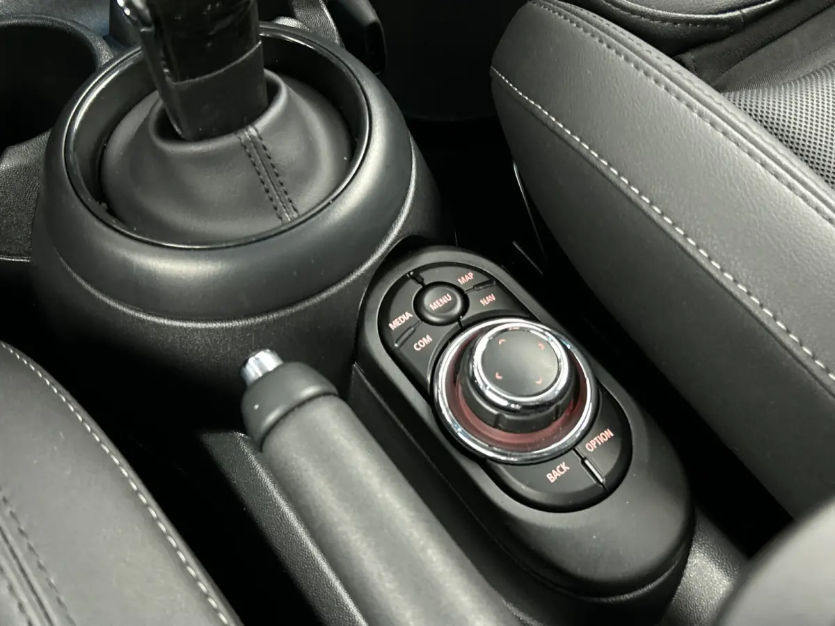 1.5 Aut. Cooper Camden Black-Pack Leder/Sportstoel/Digi.Dashboard
