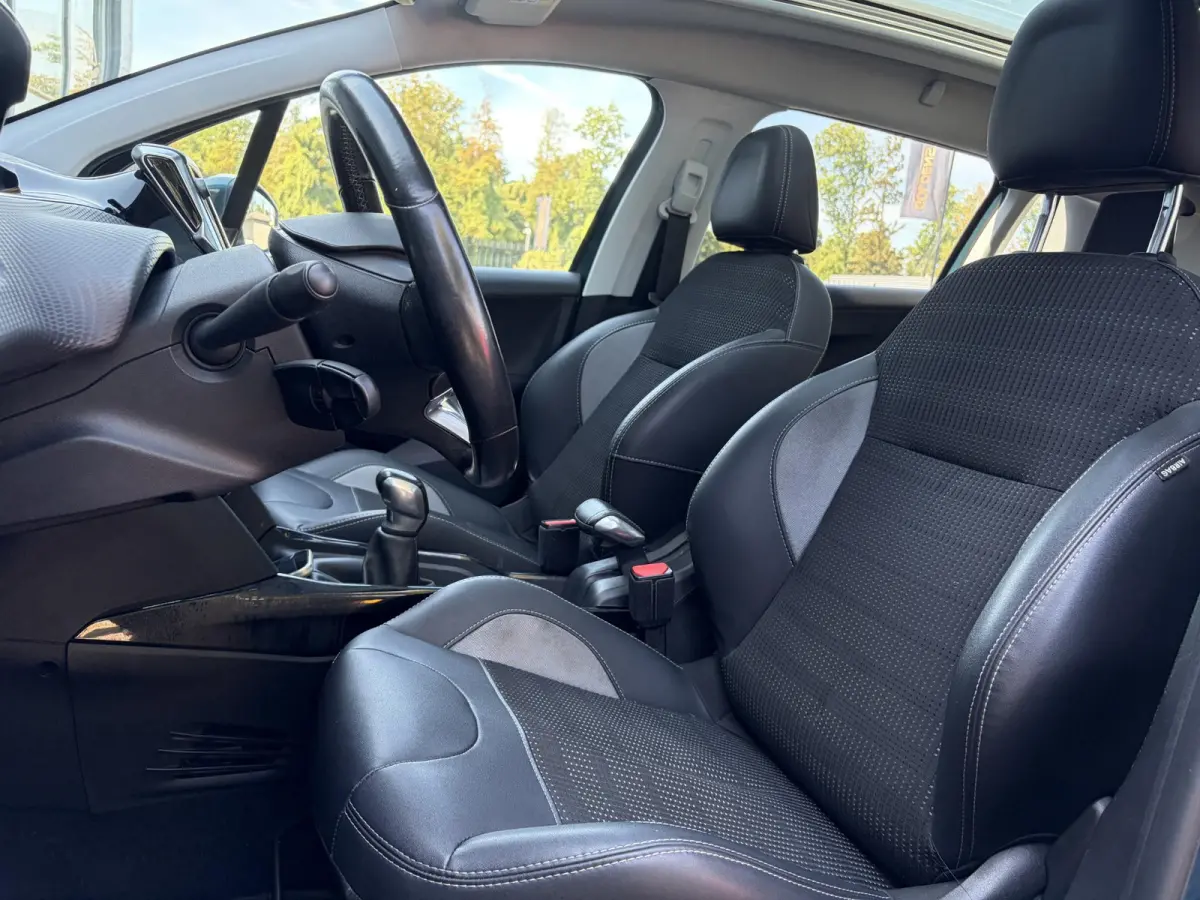 1.2 PureTech Allure ✓1e Eigenaar✓D-riem vv in 2025✓110pk✓Navi✓Pano✓Carplay✓Pdc V+A✓Lm velgen✓N.A.P✓Halfleder✓Clima✓Apk tot 10-2027