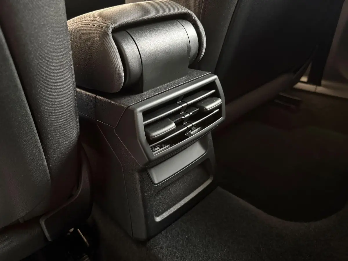 30 TFSI Advanced edition Automaat | Sportstoelen | LED verlichting | Climate & cruise control | Apple CarPlay/Android Auto | Navigatiesysteem | DAB ontvangst | Parkeersensoren achter
