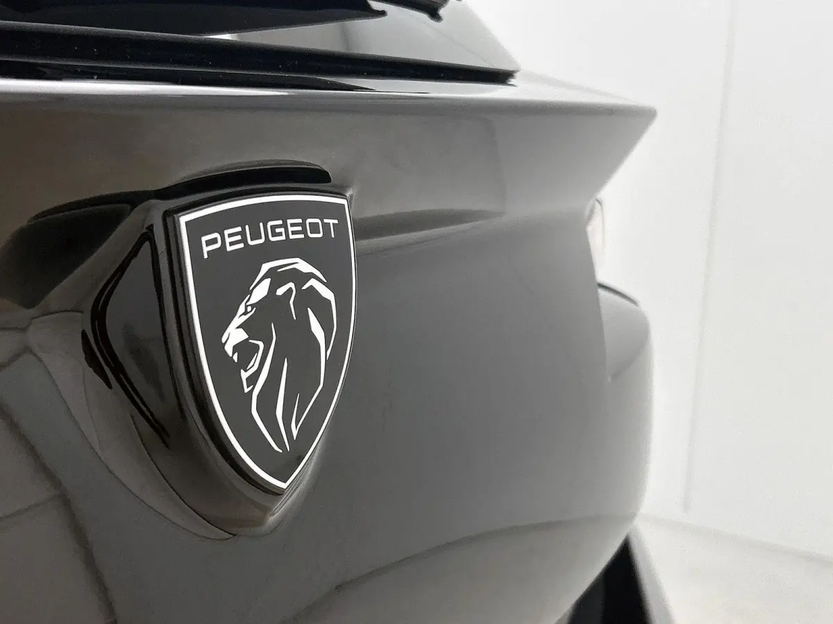 1.2 Hybrid 145pk Allure Automaat | 360 Camera | Climate Control | Adaptieve Cruise Control | LED | 17"LMV | Keyless Entry/Start | Apple Carplay/Android Auto |