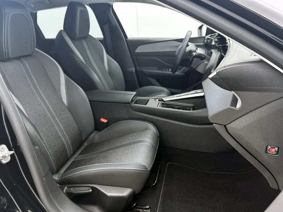1.2 Hybrid 145pk Allure Automaat | 360 Camera | Climate Control | Adaptieve Cruise Control | LED | 17"LMV | Keyless Entry/Start | Apple Carplay/Android Auto |