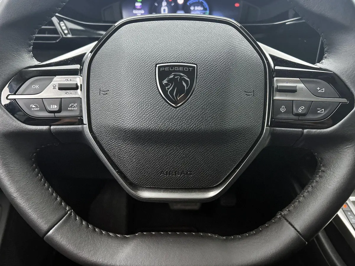 1.2 Hybrid 145pk Allure Automaat | 360 Camera | Climate Control | Adaptieve Cruise Control | LED | 17"LMV | Keyless Entry/Start | Apple Carplay/Android Auto |