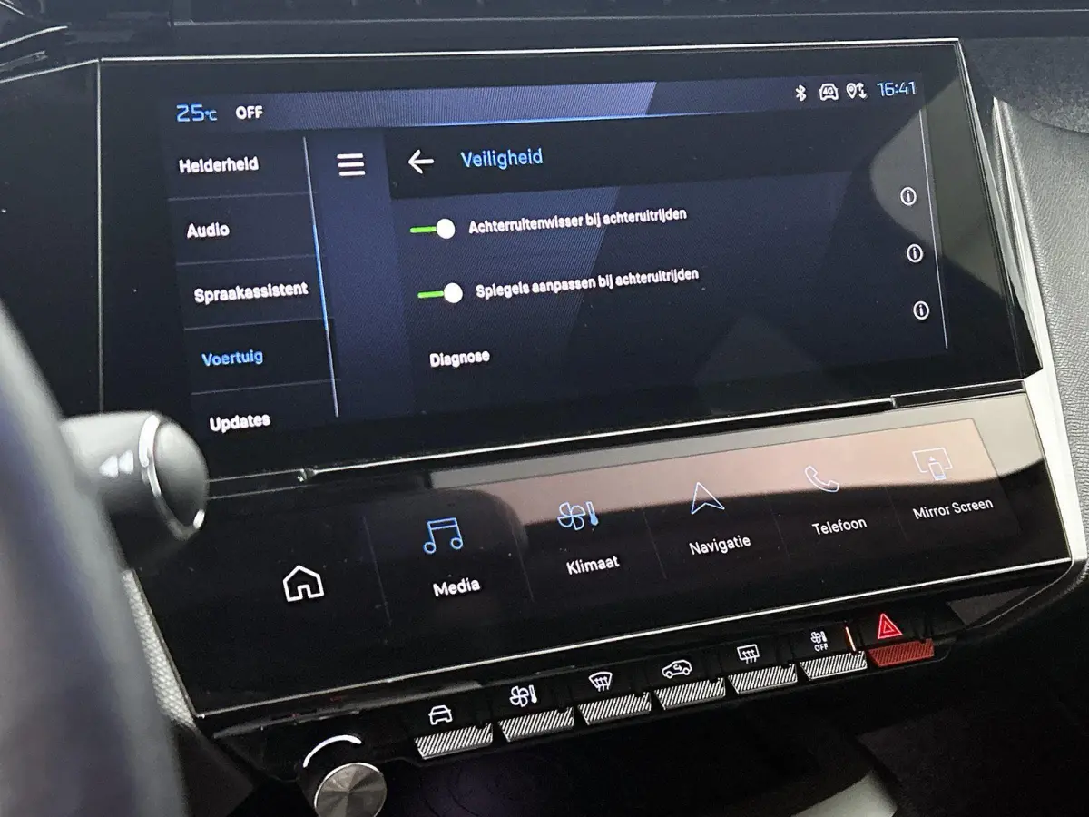 1.2 Hybrid 145pk Allure Automaat | 360 Camera | Climate Control | Adaptieve Cruise Control | LED | 17"LMV | Keyless Entry/Start | Apple Carplay/Android Auto |