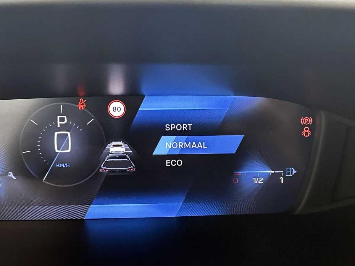 1.2 Hybrid 145pk Allure Automaat | 360 Camera | Climate Control | Adaptieve Cruise Control | LED | 17"LMV | Keyless Entry/Start | Apple Carplay/Android Auto |