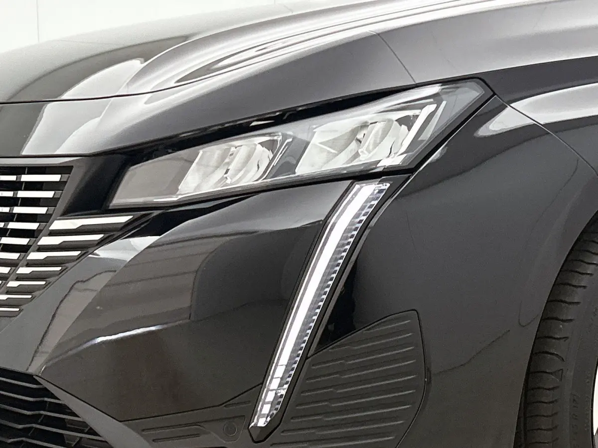 1.2 Hybrid 145pk Allure Automaat | 360 Camera | Climate Control | Adaptieve Cruise Control | LED | 17"LMV | Keyless Entry/Start | Apple Carplay/Android Auto |