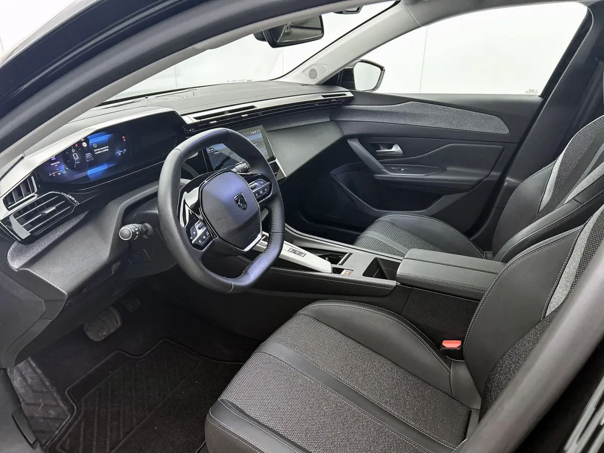 1.2 Hybrid 145pk Allure Automaat | 360 Camera | Climate Control | Adaptieve Cruise Control | LED | 17"LMV | Keyless Entry/Start | Apple Carplay/Android Auto |