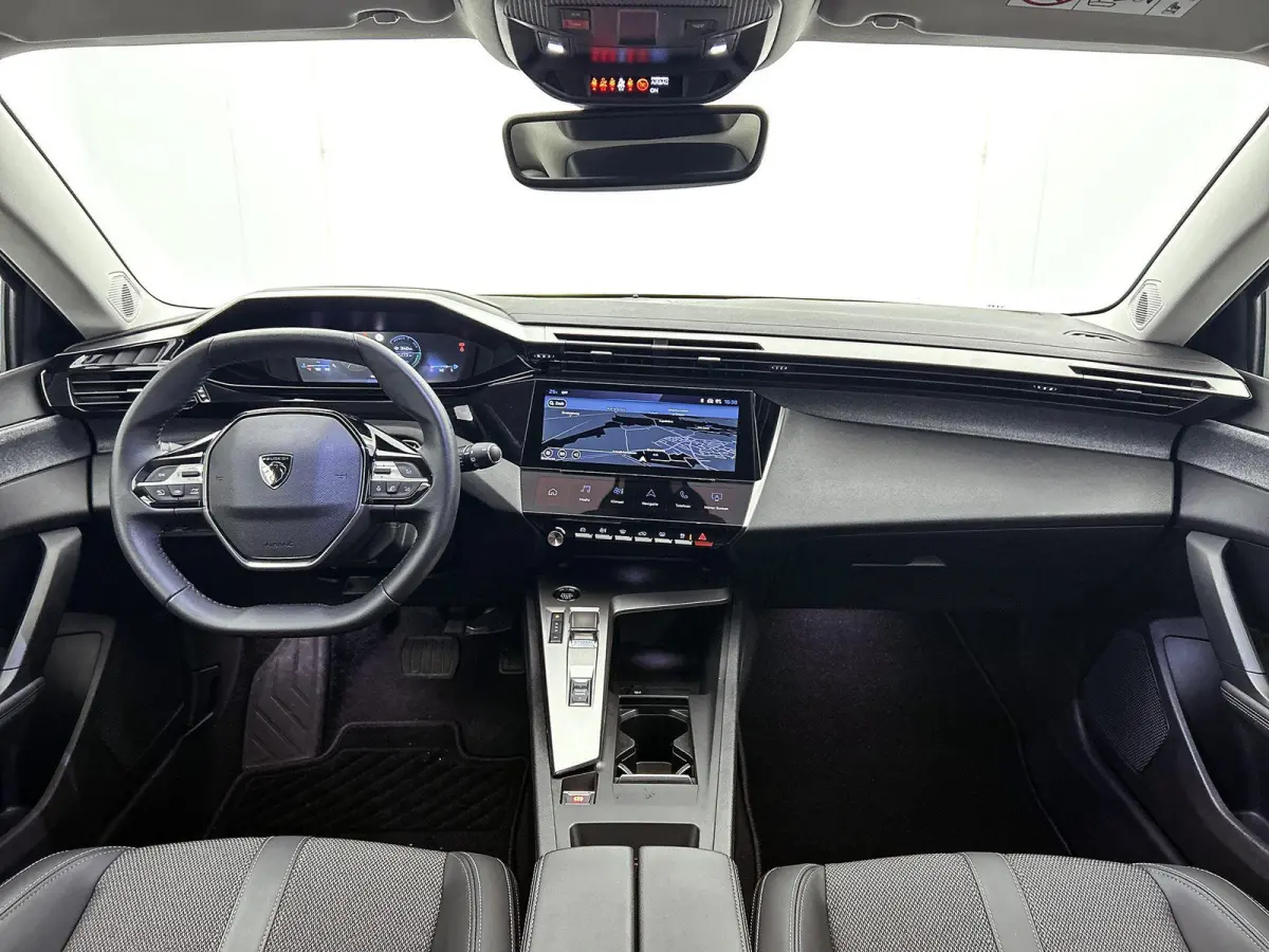 1.2 Hybrid 145pk Allure Automaat | 360 Camera | Climate Control | Adaptieve Cruise Control | LED | 17"LMV | Keyless Entry/Start | Apple Carplay/Android Auto |