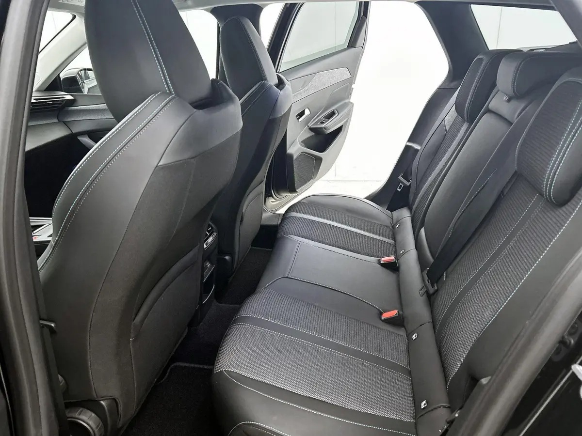 1.2 Hybrid 145pk Allure Automaat | 360 Camera | Climate Control | Adaptieve Cruise Control | LED | 17"LMV | Keyless Entry/Start | Apple Carplay/Android Auto |