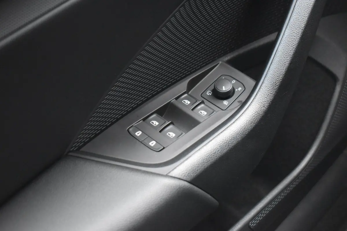 1.0 e-TSI Sport Business