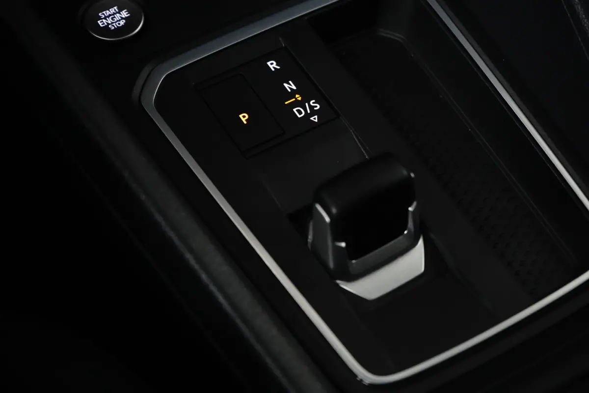 Tranist 1.5 PHEV Limited Dodenhoekherkening | adaptive cruise | Carplay | 110 km elektrische actieradius |