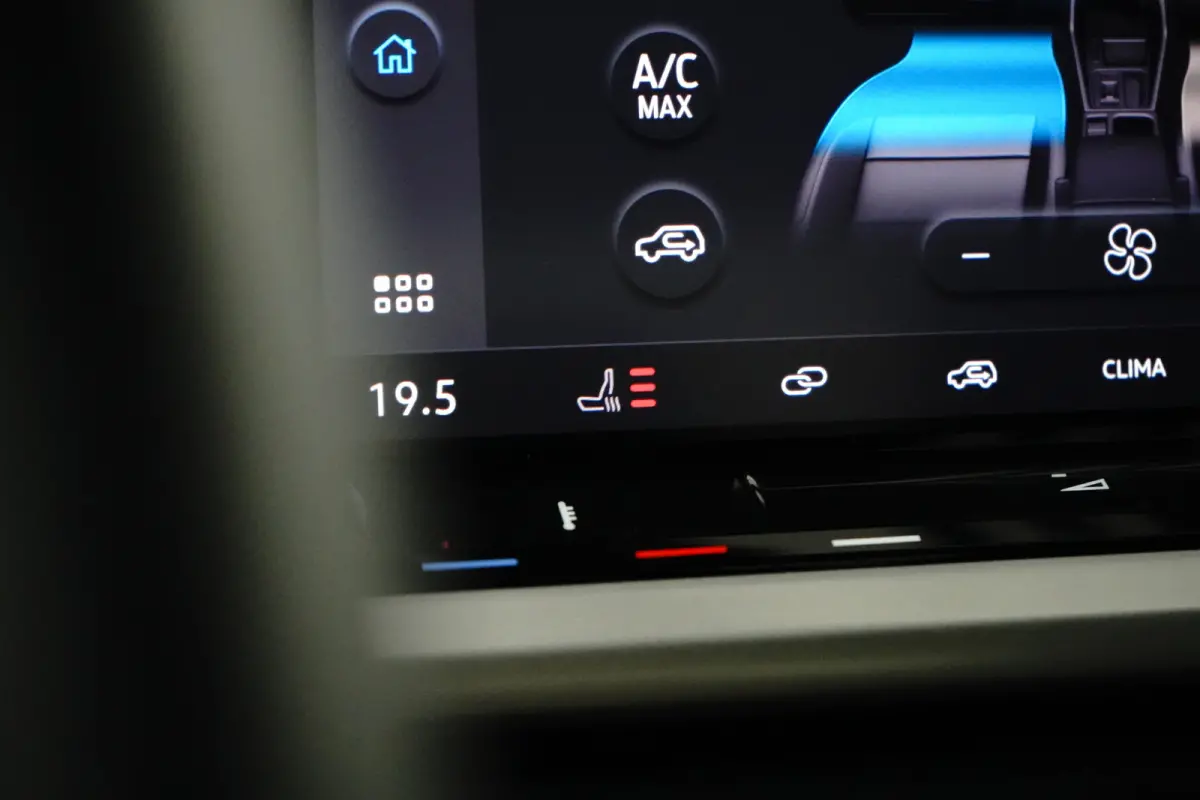 Tranist 1.5 PHEV Limited Dodenhoekherkening | adaptive cruise | Carplay | 110 km elektrische actieradius |