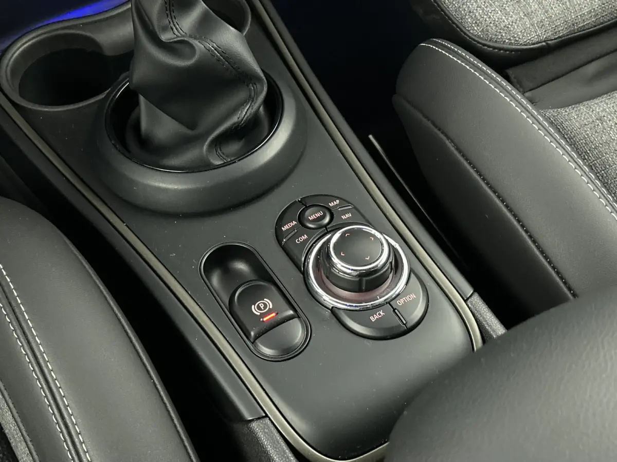 Cooper SE ALL4 Premium Memory/Head-Up Display/Camera
