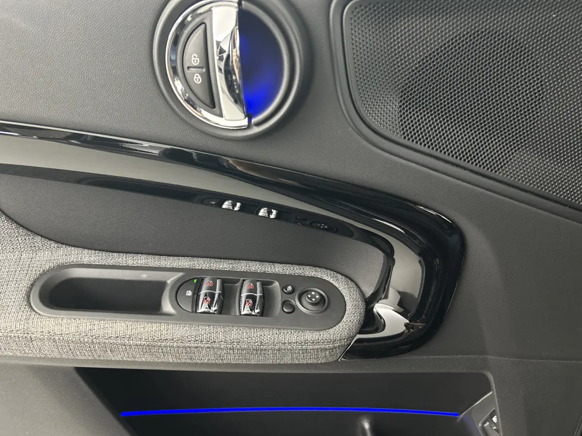 Cooper SE ALL4 Premium Memory/Head-Up Display/Camera