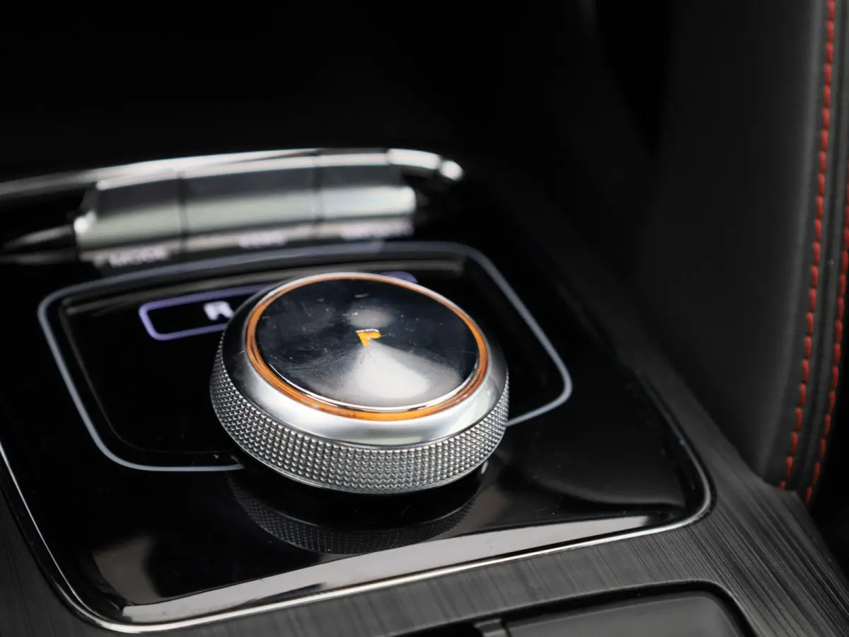MG EV Standard Range Luxury 50 kWh Automaat | Panoramadak | Leder | Navigatie | Airco | Achteruitrijcamera | Apple Carplay / Android Auto | Stoelverwarming | Lichtmetalen Velgen |