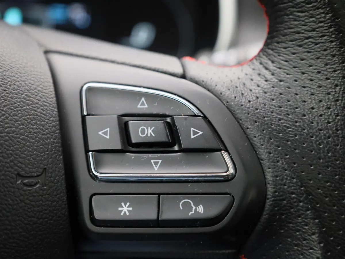 MG EV Standard Range Luxury 50 kWh Automaat | Panoramadak | Leder | Navigatie | Airco | Achteruitrijcamera | Apple Carplay / Android Auto | Stoelverwarming | Lichtmetalen Velgen |